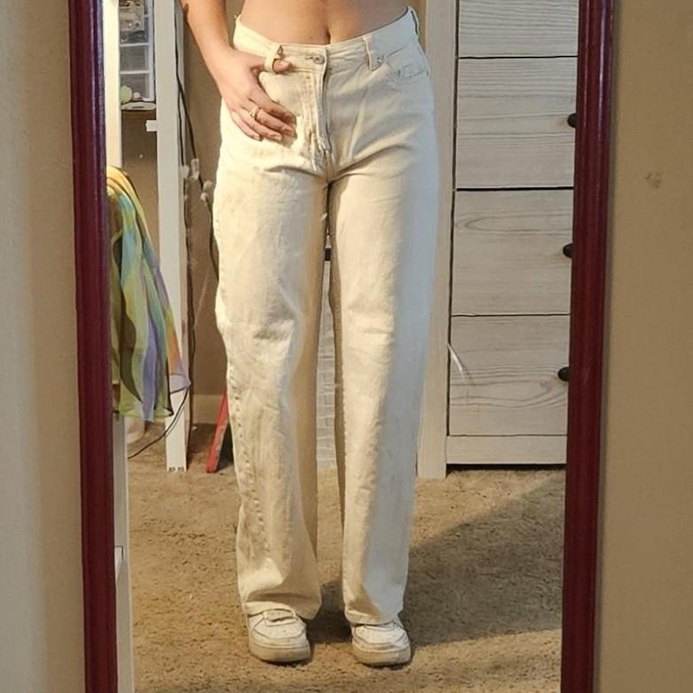 ★Refuge denim Osaka pants These are khaki pants that are so cute. I would wear t